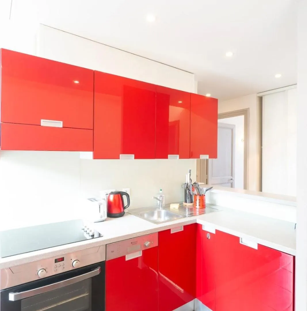 Apartment Bright And Modern 2 Bedroom In The Heart Of Antibes!