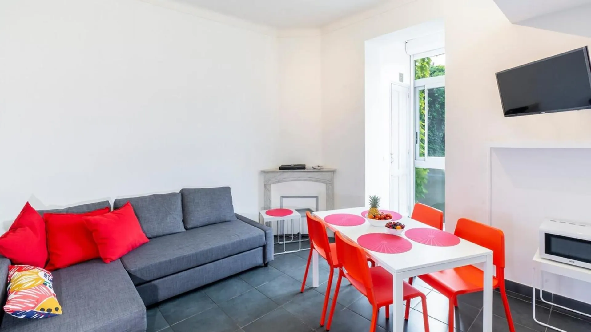 Apartment Bright And Modern 2 Bedroom In The Heart Of Antibes!
