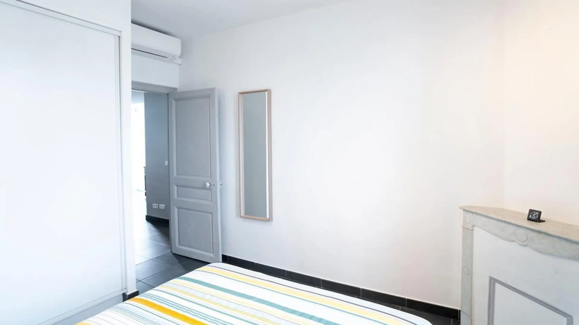 Bright And Modern 2 Bedroom In The Heart Of Antibes! France