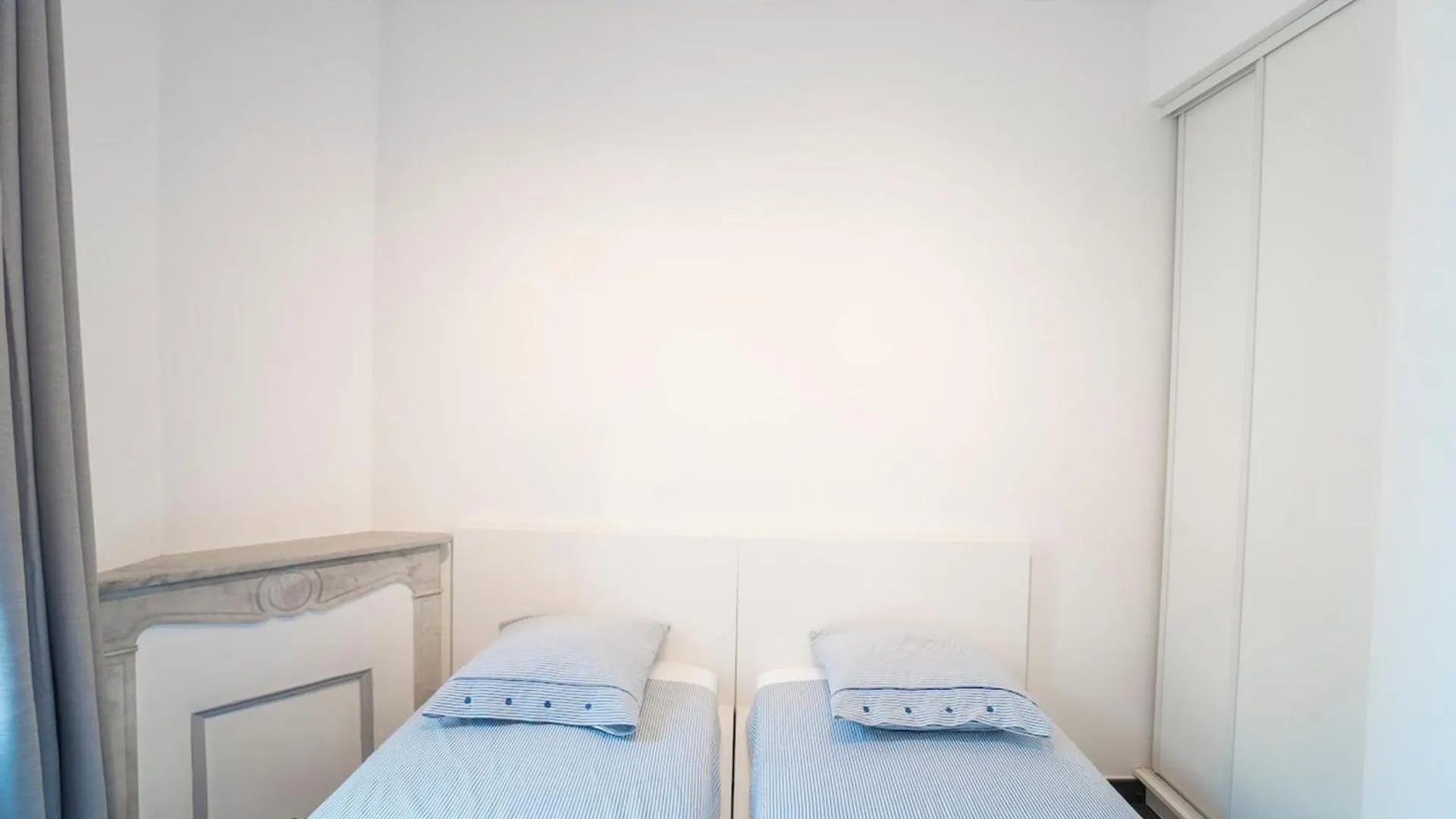 Bright And Modern 2 Bedroom In The Heart Of Antibes! 0*, Antibes France