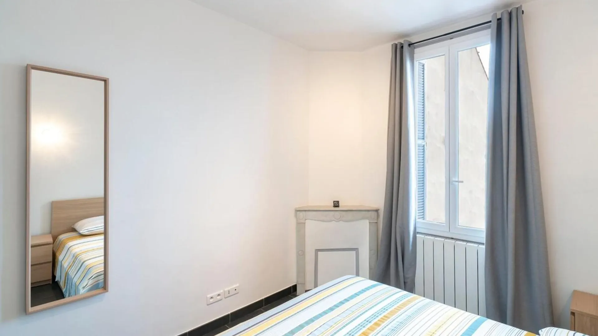 Apartment Bright And Modern 2 Bedroom In The Heart Of Antibes! France